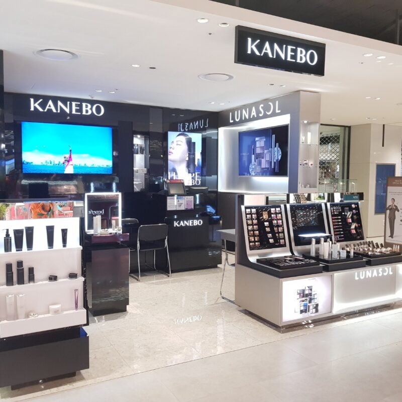 KANEBO
現代免税店 貿易センター店 オープン