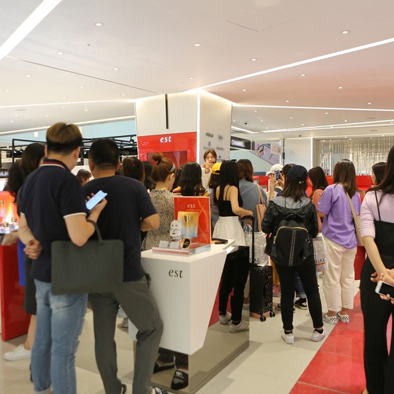 EST
新世界免税店 明洞店 オープンイベント